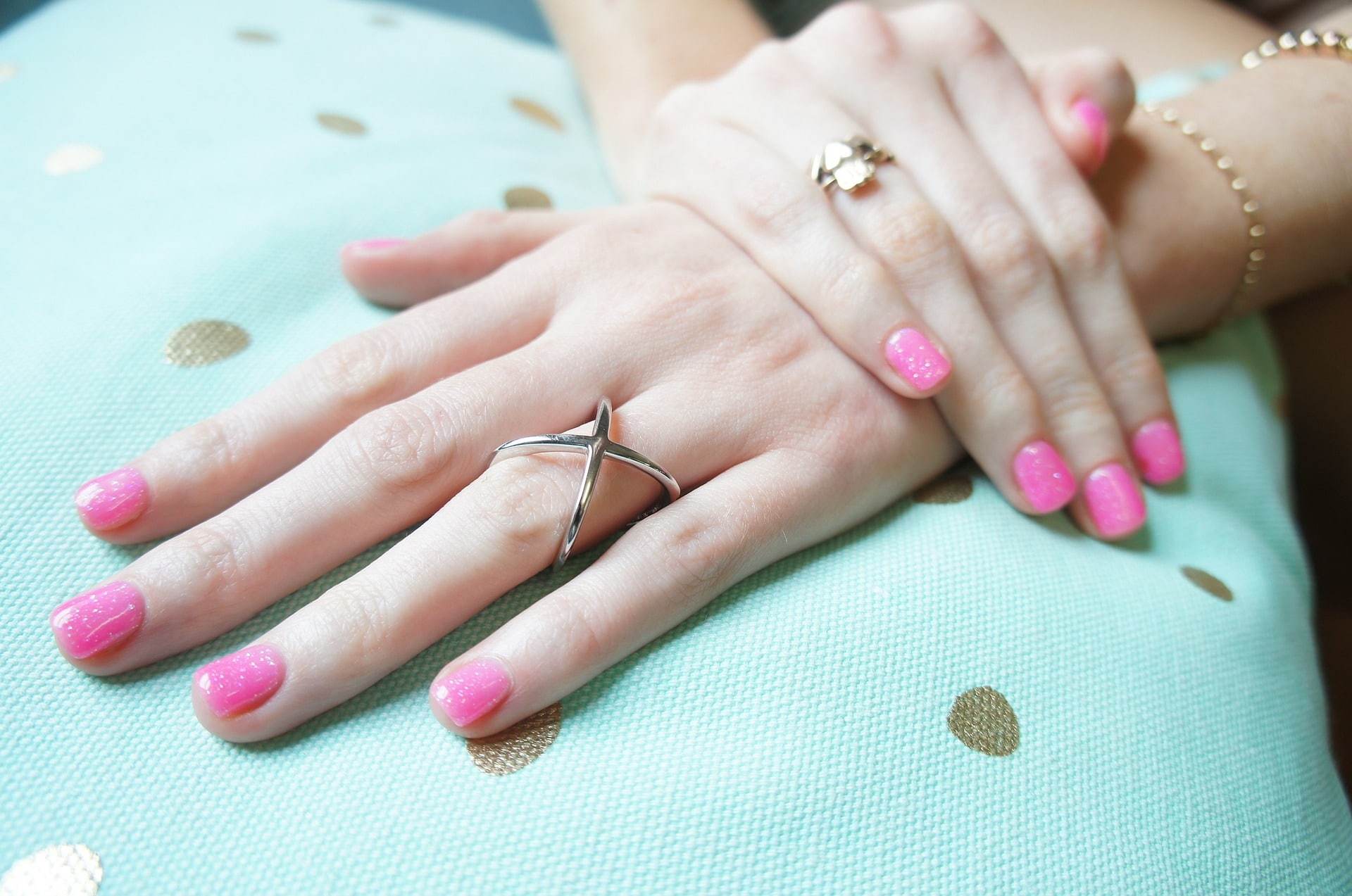 Vernis à ongles collection rose - couleur féminine et élégante
